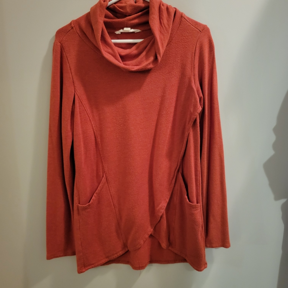 Burnt orange sweater with pockets